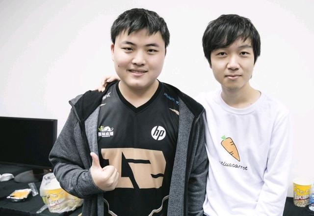 随着更多女 随着更多女