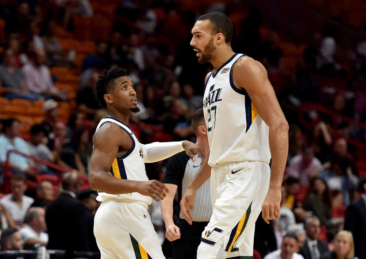 球迷为之振 球迷为之振